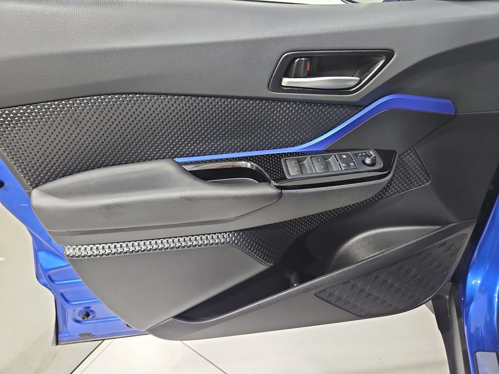 Used 2022 Toyota C-HR XLE FWD image 11
