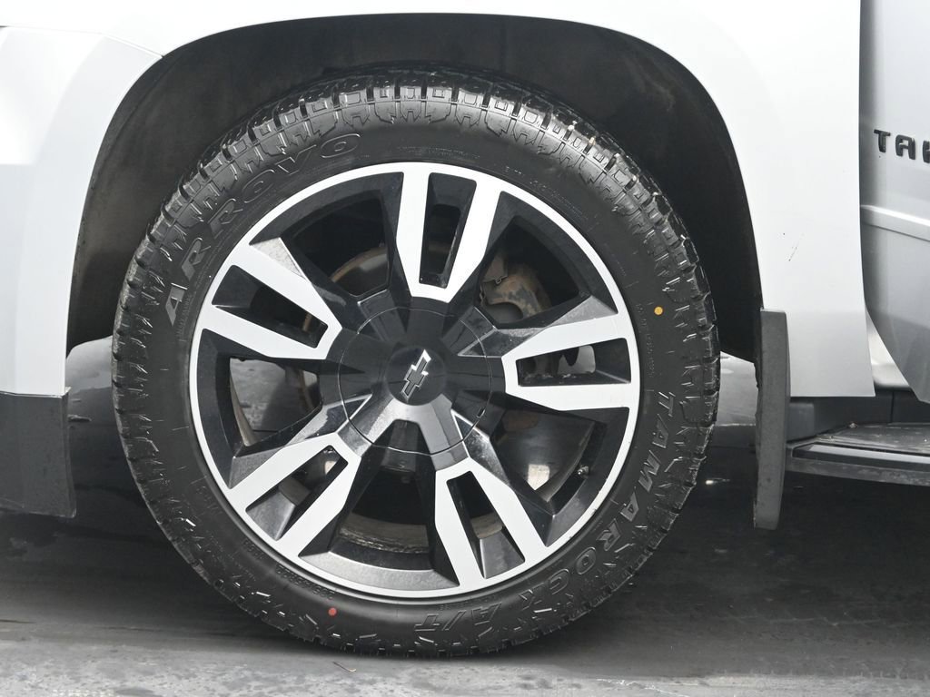 Used 2020 Chevrolet Tahoe Premier w/ 6.2L Performance Package image 37