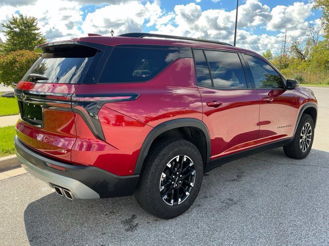 Used 2025 Chevrolet Traverse Z71 w/ Enhanced Driving Package AWD/4WD image 6