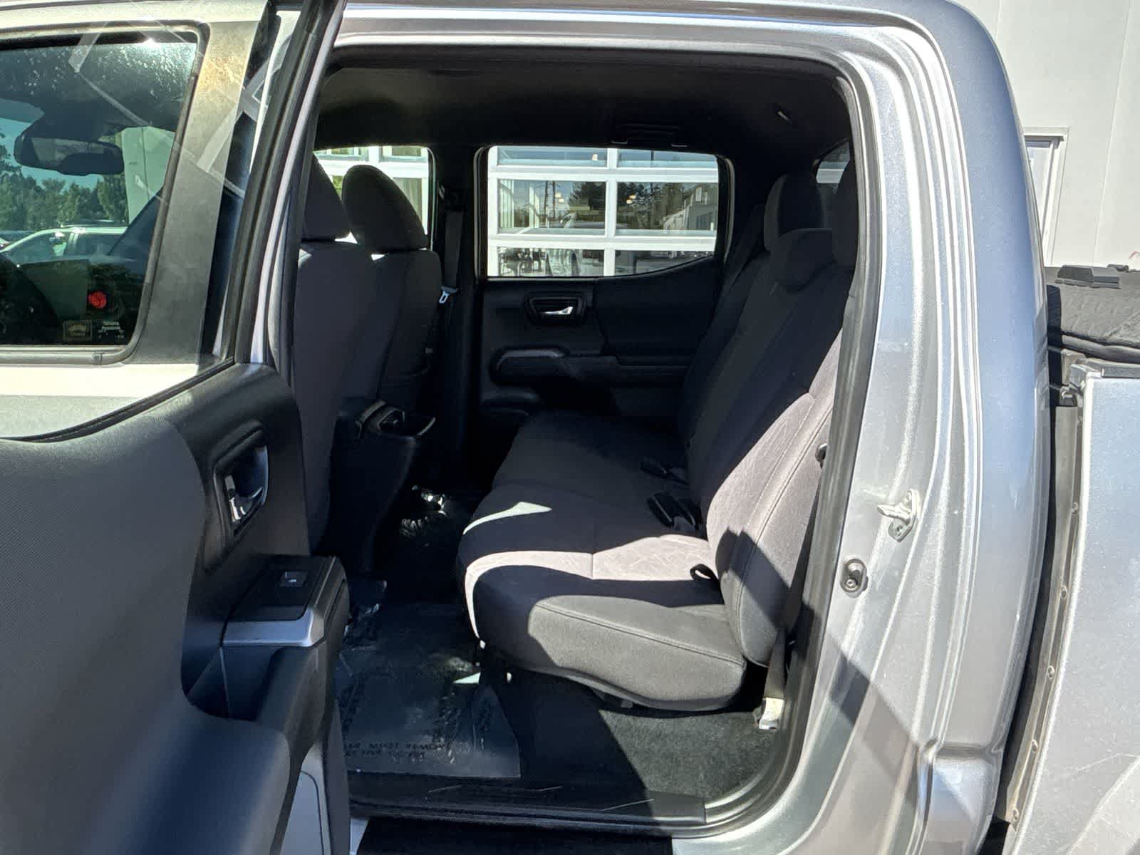 Used 2018 Toyota Tacoma TRD Sport w/ Technology Package AWD/4WD image 11