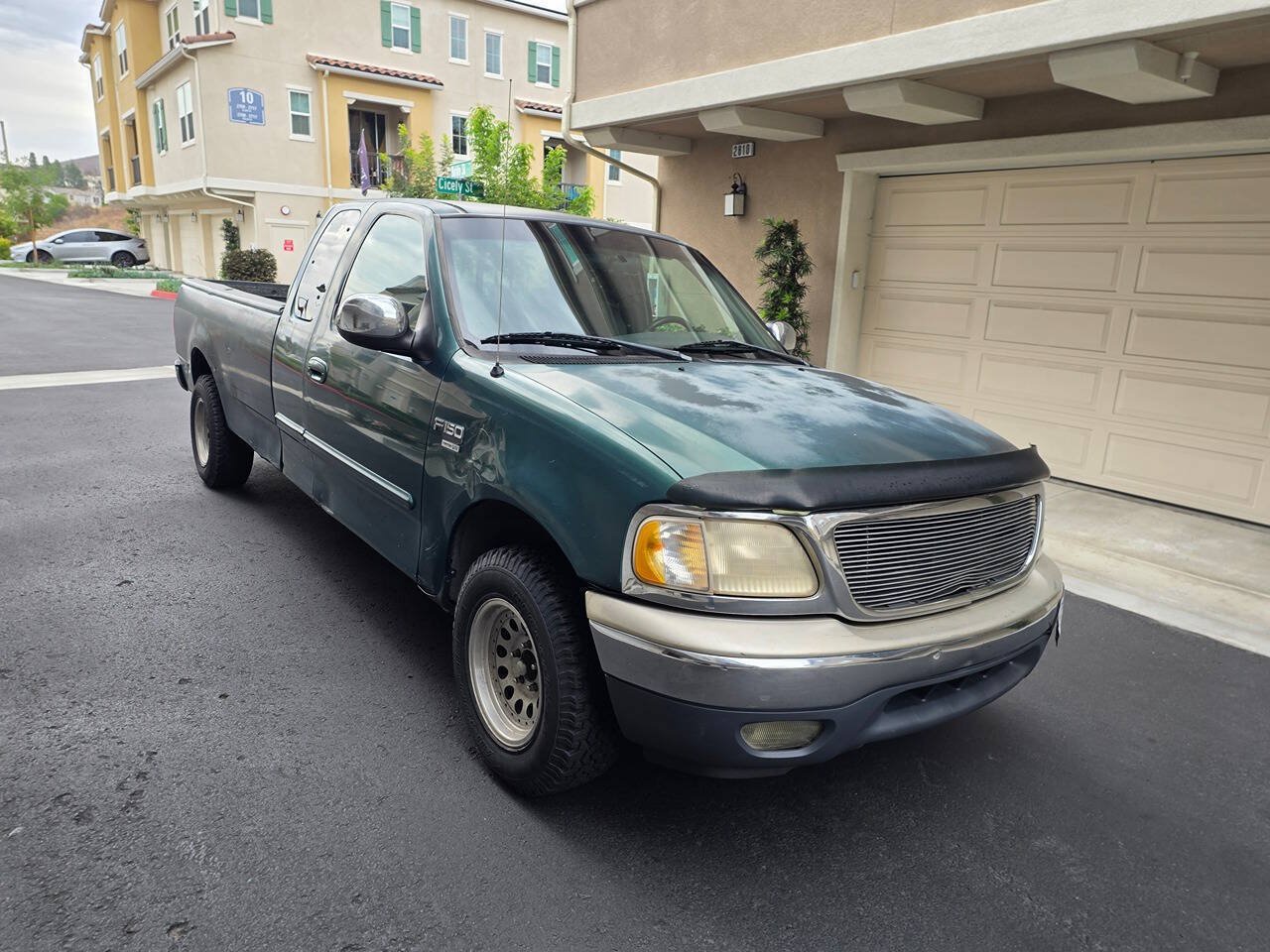 Used 1999 Ford F150 Lariat RWD image 3