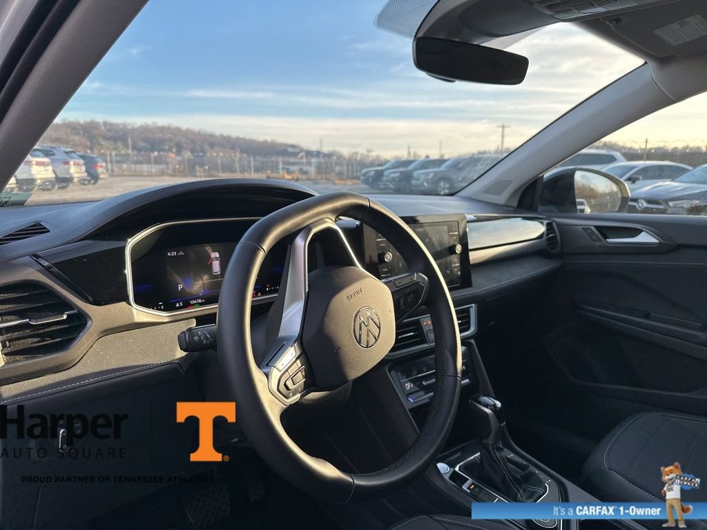 Used 2025 Volkswagen Taos SE image 14