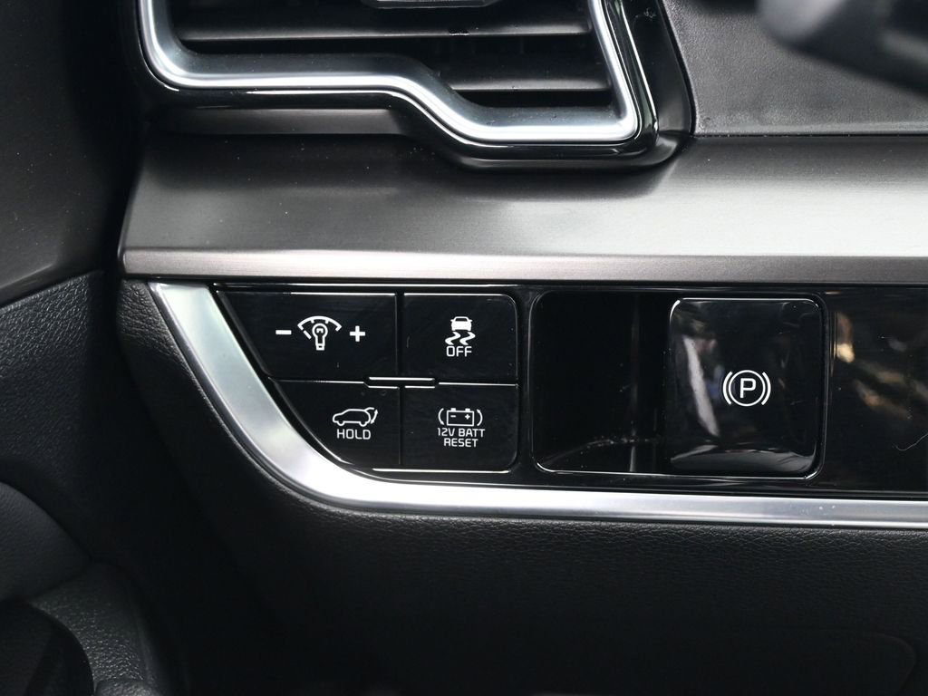 Used 2025 Kia Sportage EX w/ EX Premium Package image 28