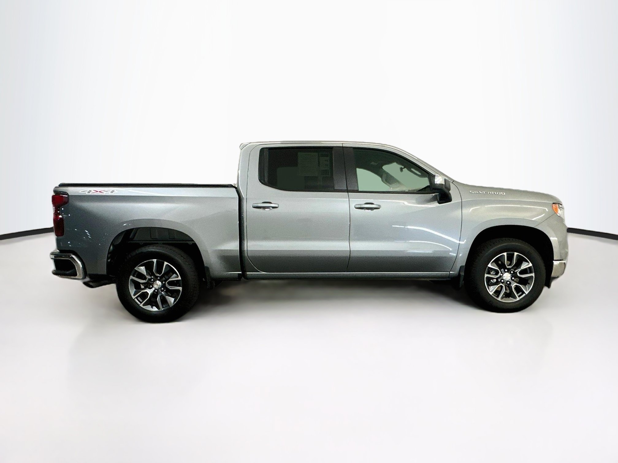Used 2024 Chevrolet Silverado 1500 LT AWD/4WD image 10
