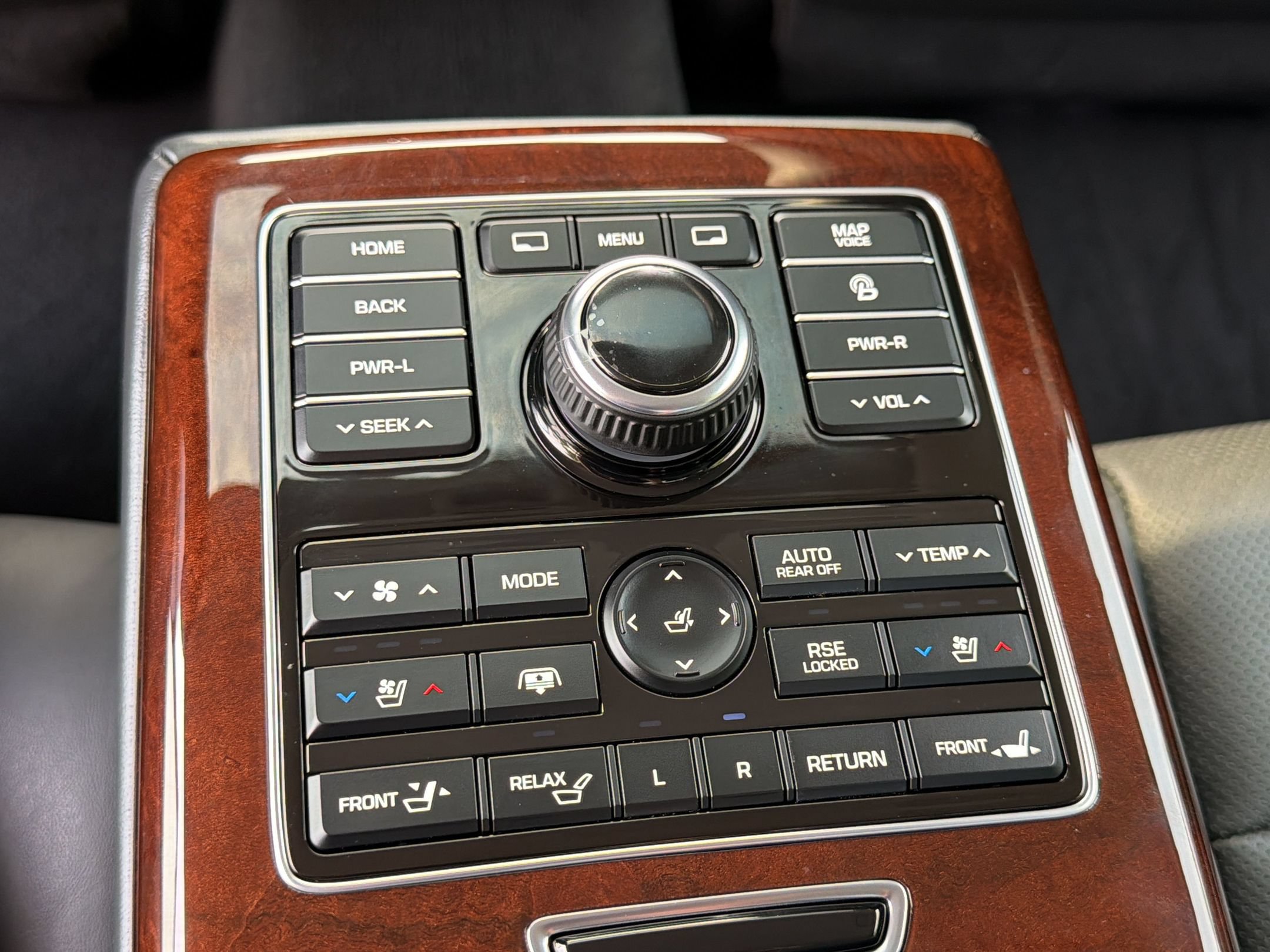 Used 2014 Hyundai Equus Ultimate RWD image 21