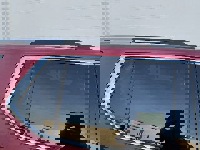 Used 2018 Chevrolet Traverse LT image 11