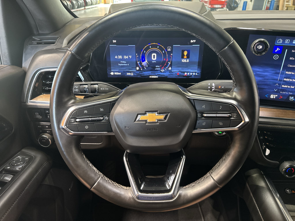 Used 2025 Chevrolet Suburban High Country AWD/4WD image 24