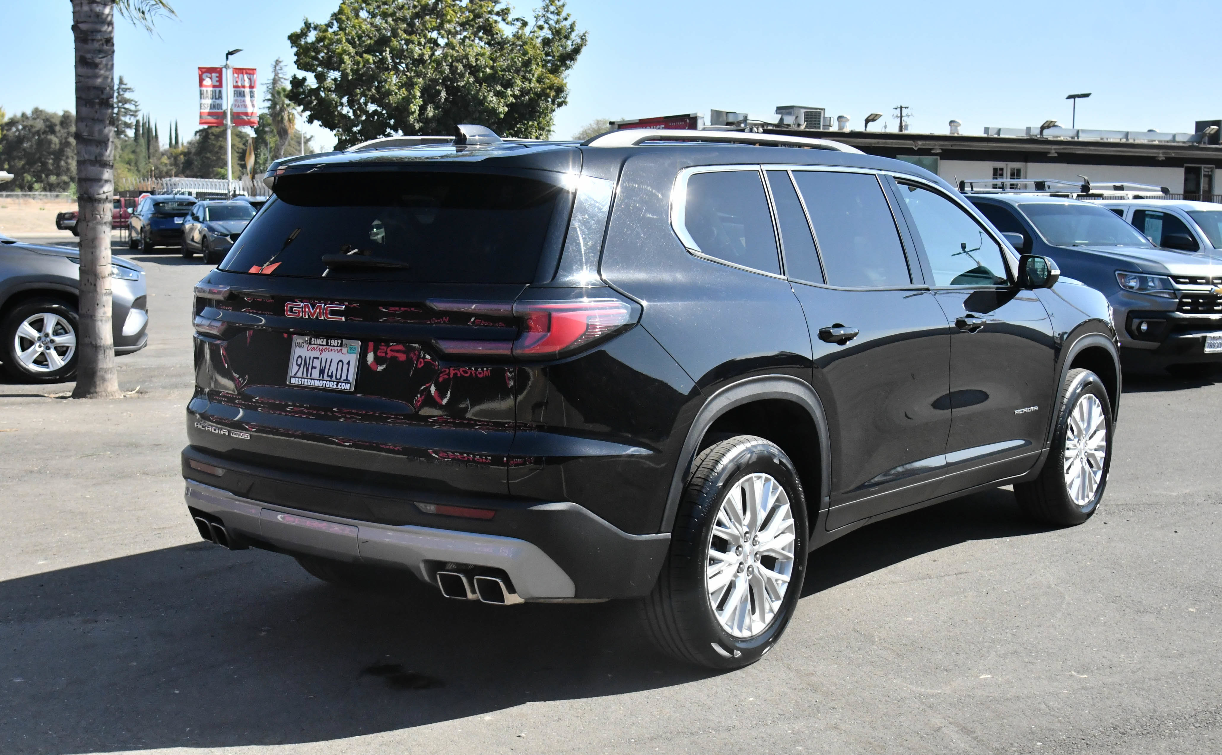 Used 2024 GMC Acadia Elevation AWD/4WD image 8