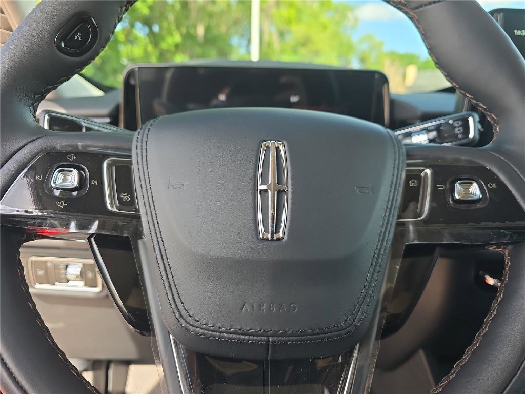 New 2026 Lincoln Aviator 2WD w/ Jet Appearance Package image 20
