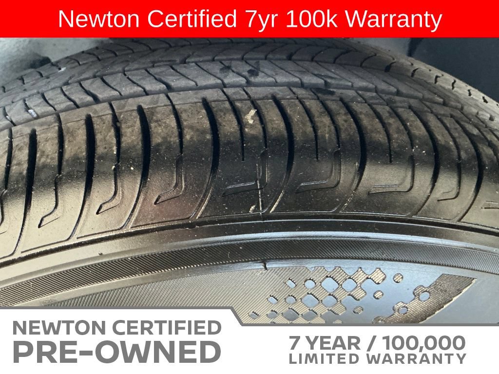Used 2025 Nissan Versa S w/ Trunk Package FWD image 41