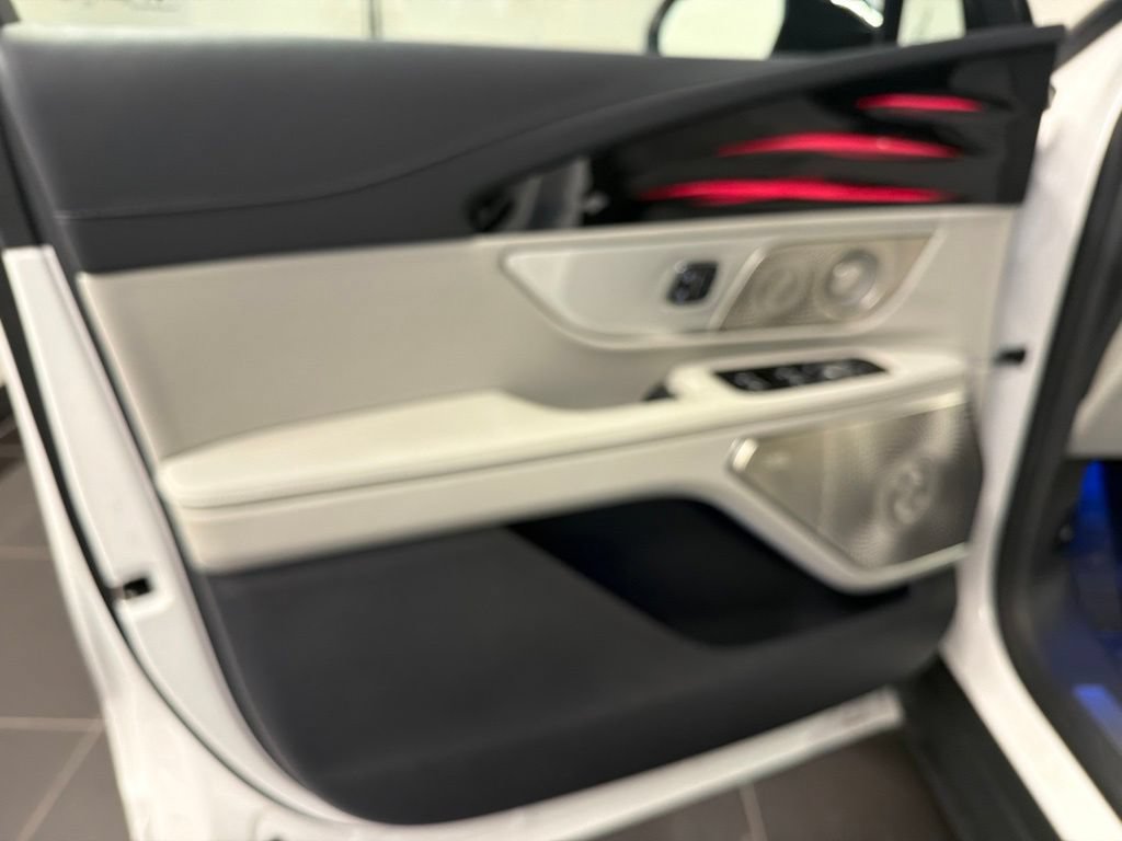 New 2026 Lincoln Nautilus Reserve AWD/4WD image 33