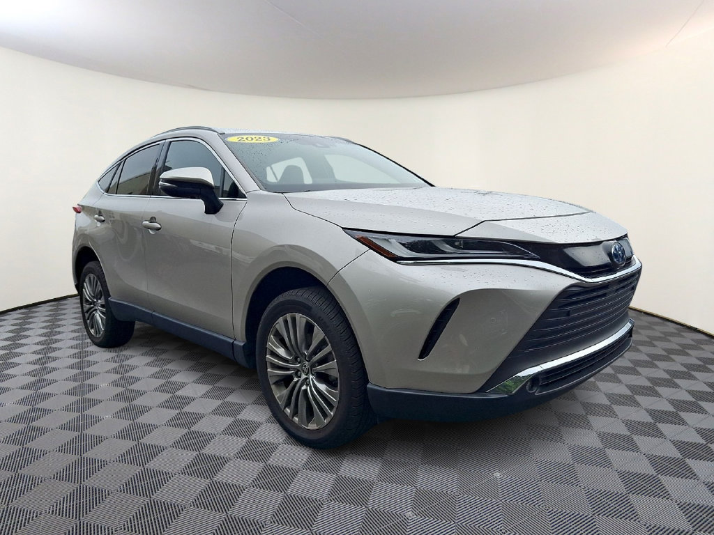 Used 2023 Toyota Venza XLE AWD/4WD image 1