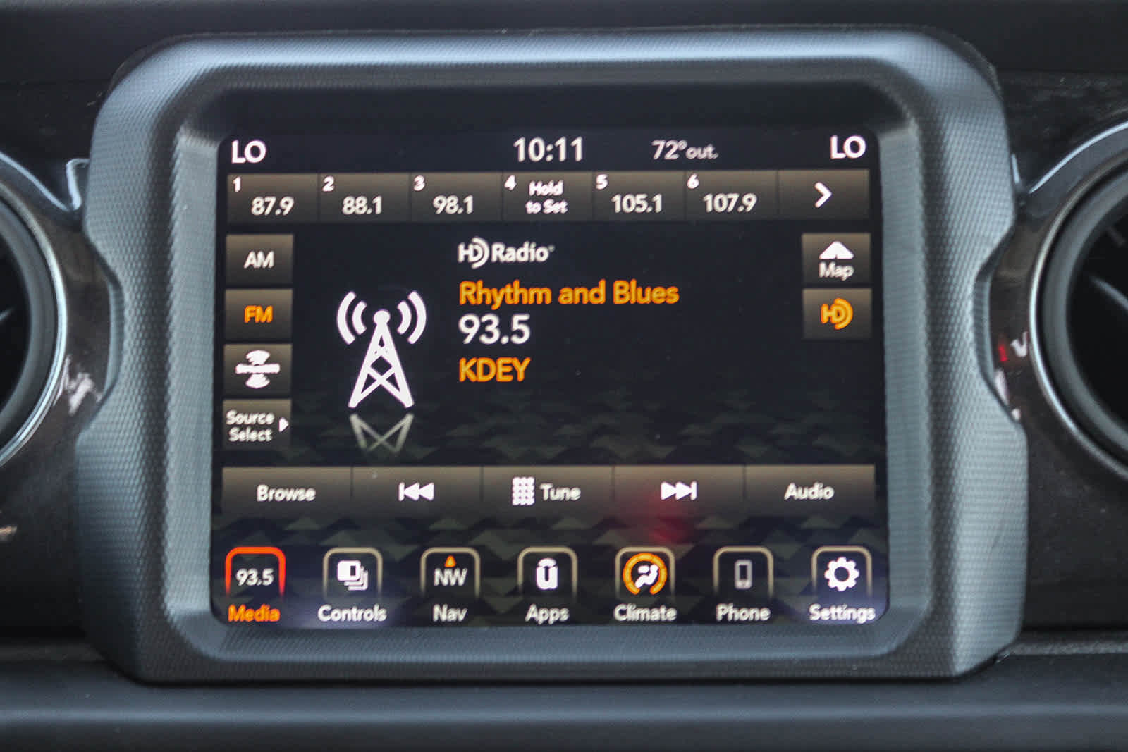 Used 2021 Jeep Gladiator Sport image 14