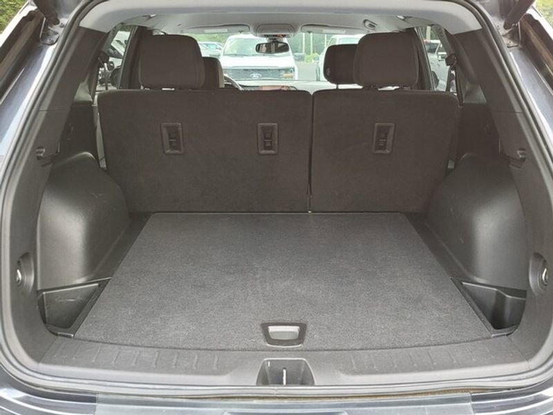 Used 2022 Chevrolet Blazer LT image 12