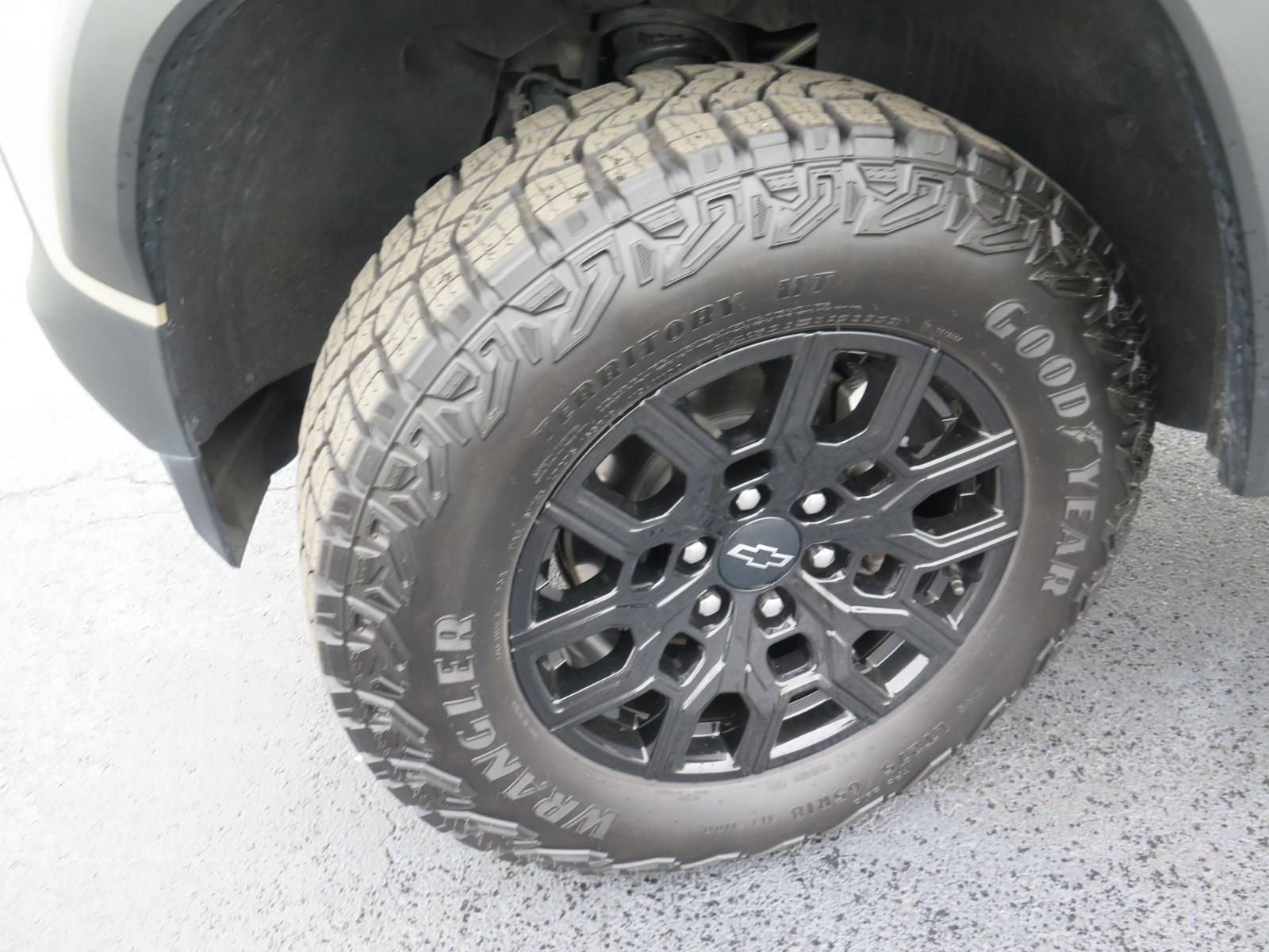 Used 2024 Chevrolet Colorado Trail Boss w/ Technology Package image 18