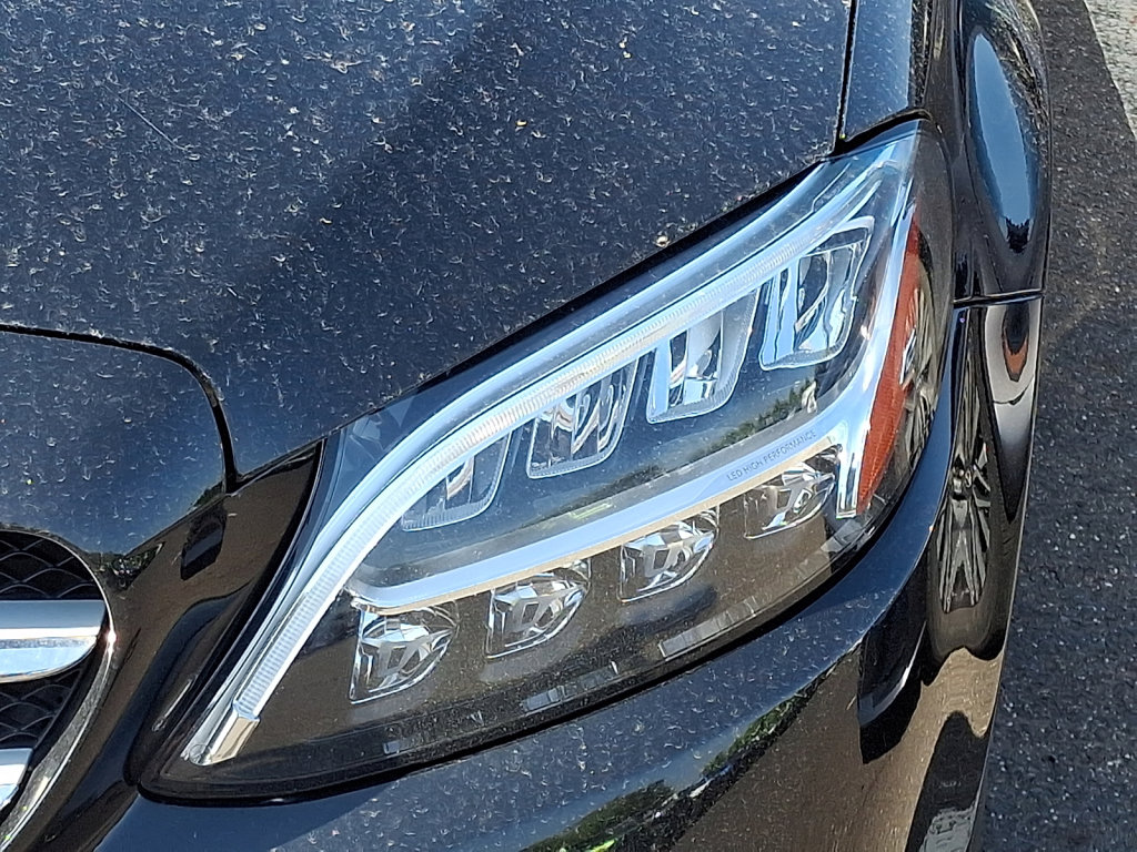 Used 2019 Mercedes-Benz C 300 4MATIC Sedan image 4
