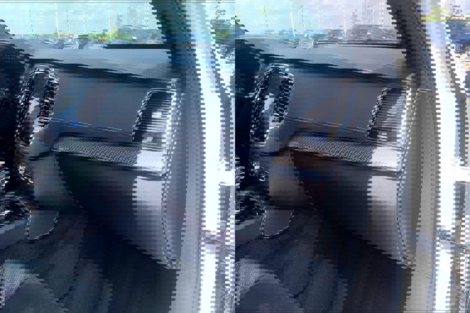 Used 2019 Volvo XC90 T6 R-Design w/ Advanced Package image 18