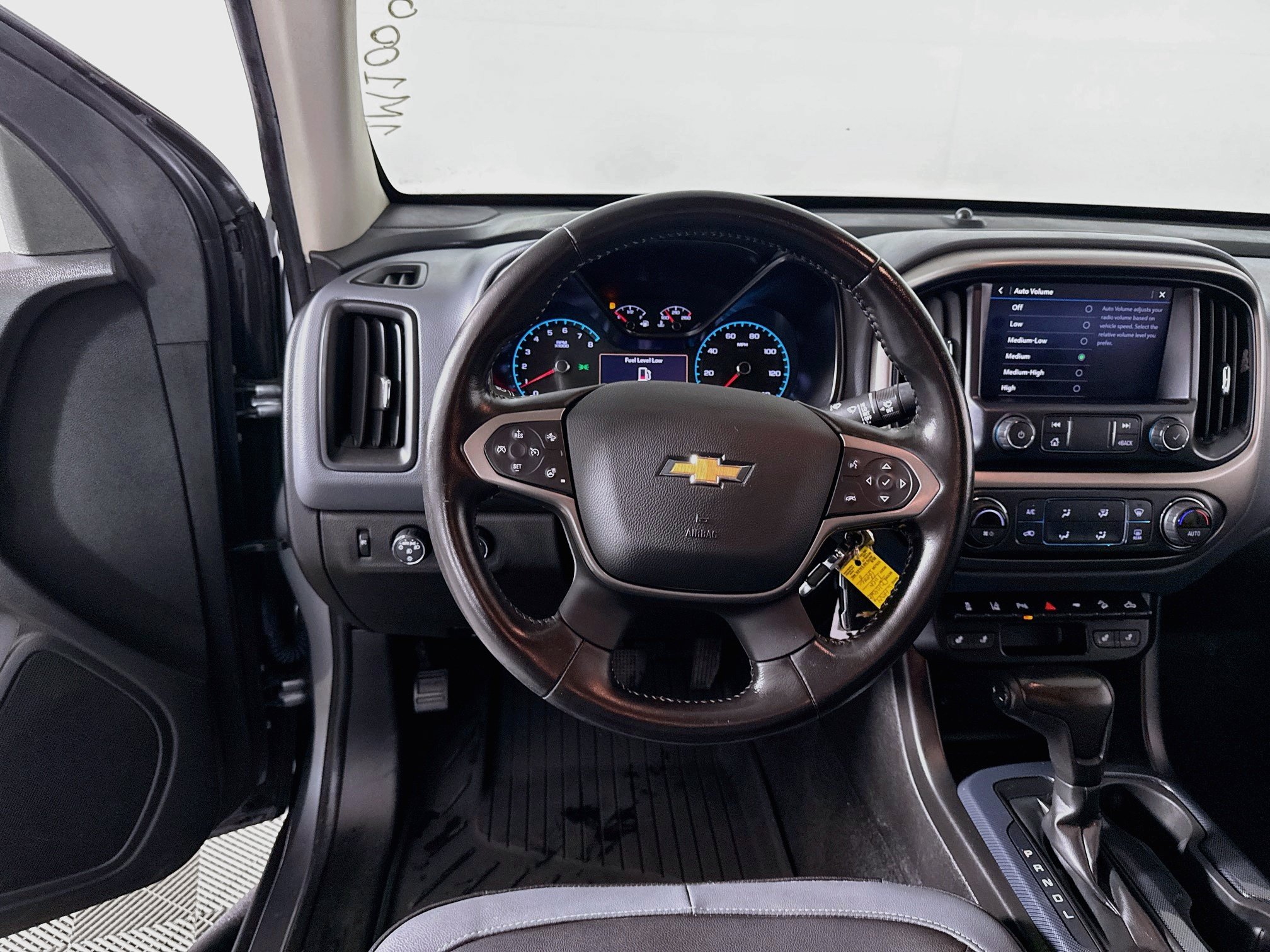 Used 2021 Chevrolet Colorado Z71 w/ Safety Package AWD/4WD image 10