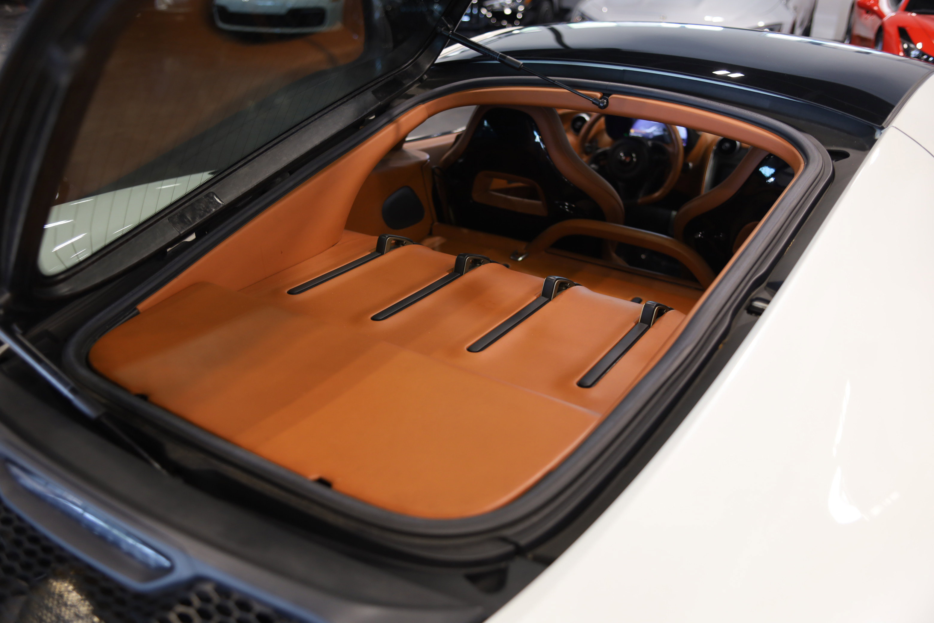 Used 2017 McLaren 570S RWD image 7