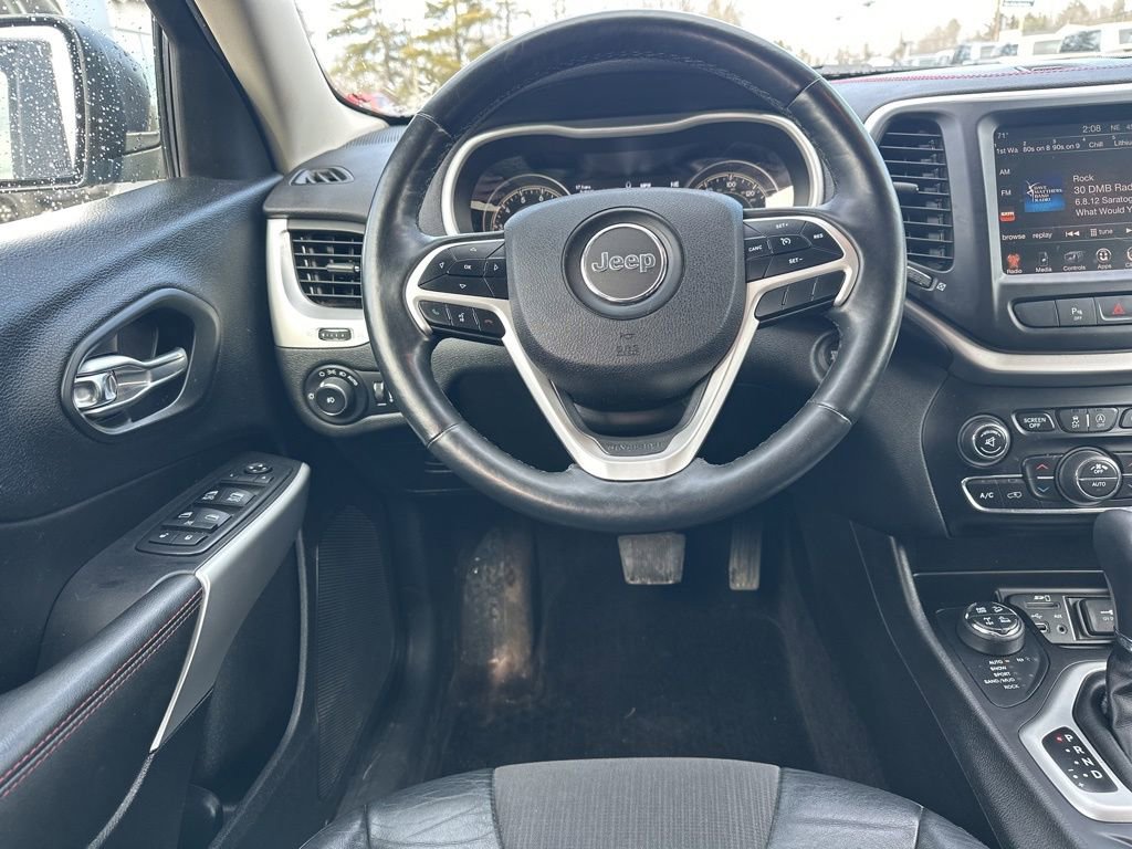 Used 2018 Jeep Cherokee Trailhawk w/ Cold Weather Group image 18