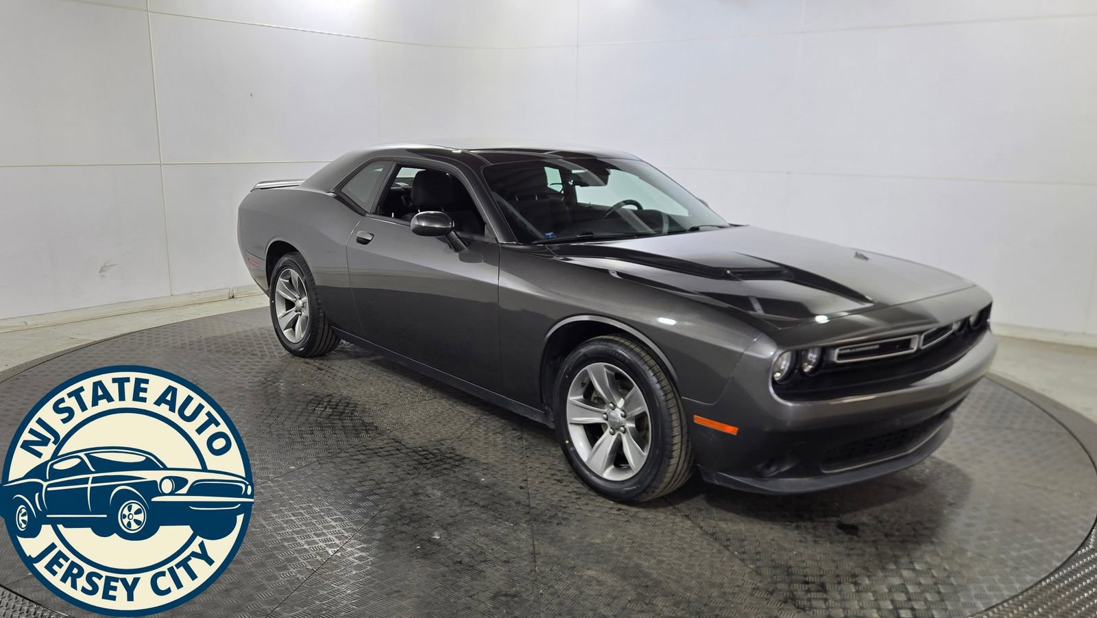 Used 2020 Dodge Challenger SXT RWD video 1