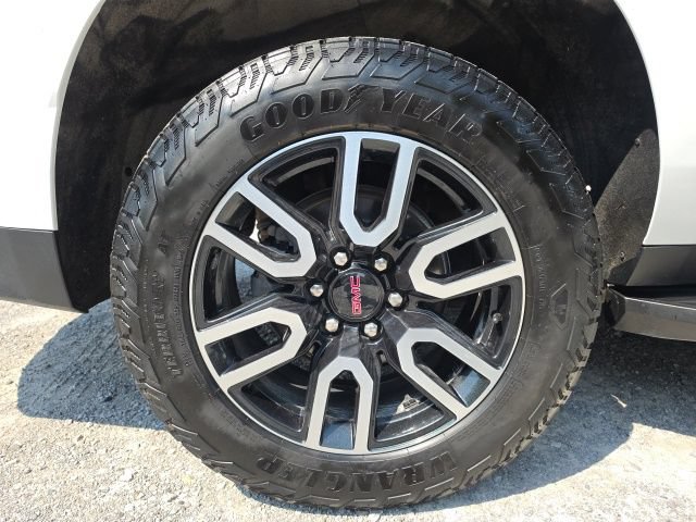 Certified 2021 GMC Yukon XL AT4 w/ Rear Media and Nav Package AWD/4WD image 11
