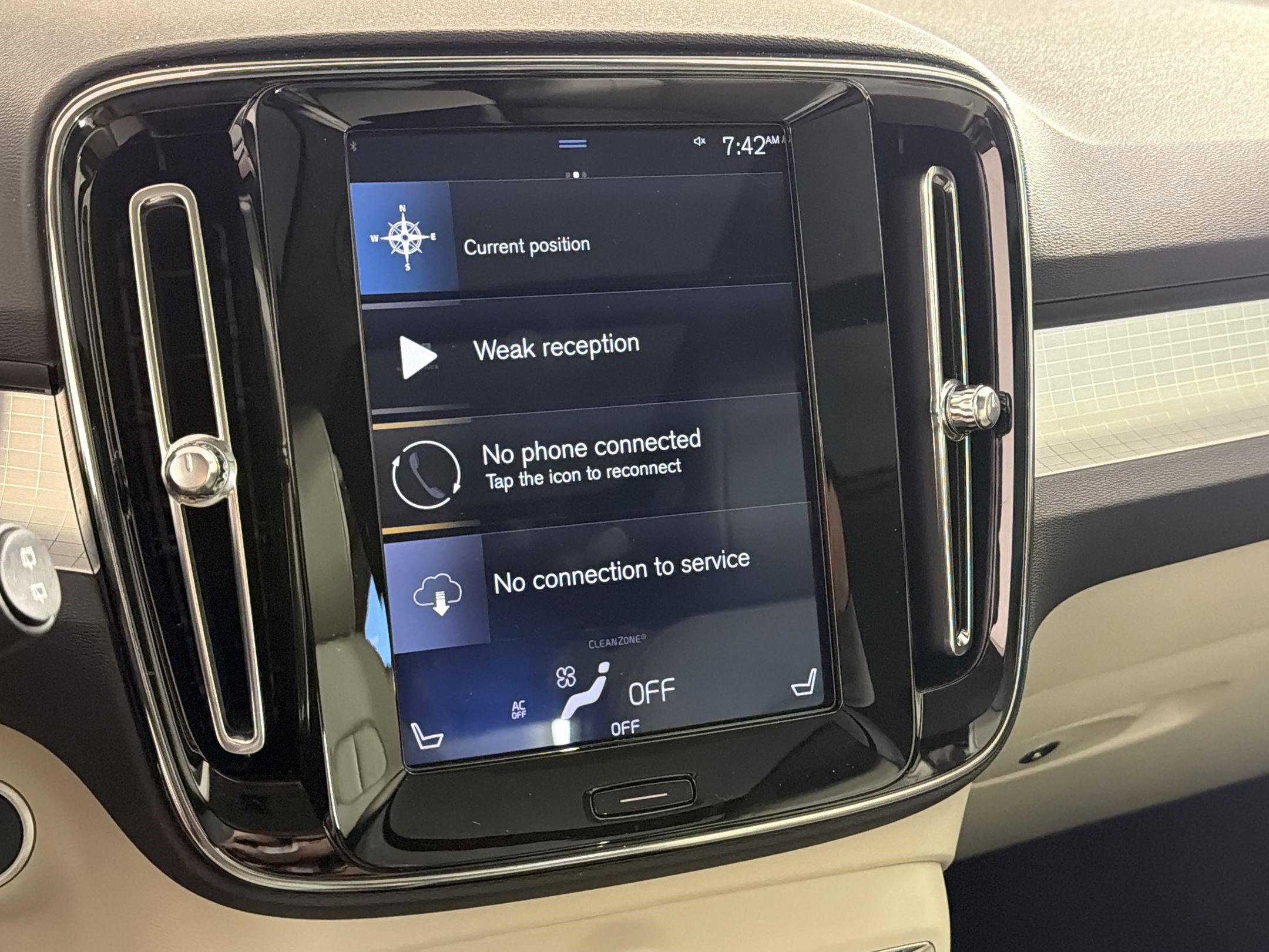 Used 2020 Volvo XC40 T5 Momentum w/ Protection Package image 24