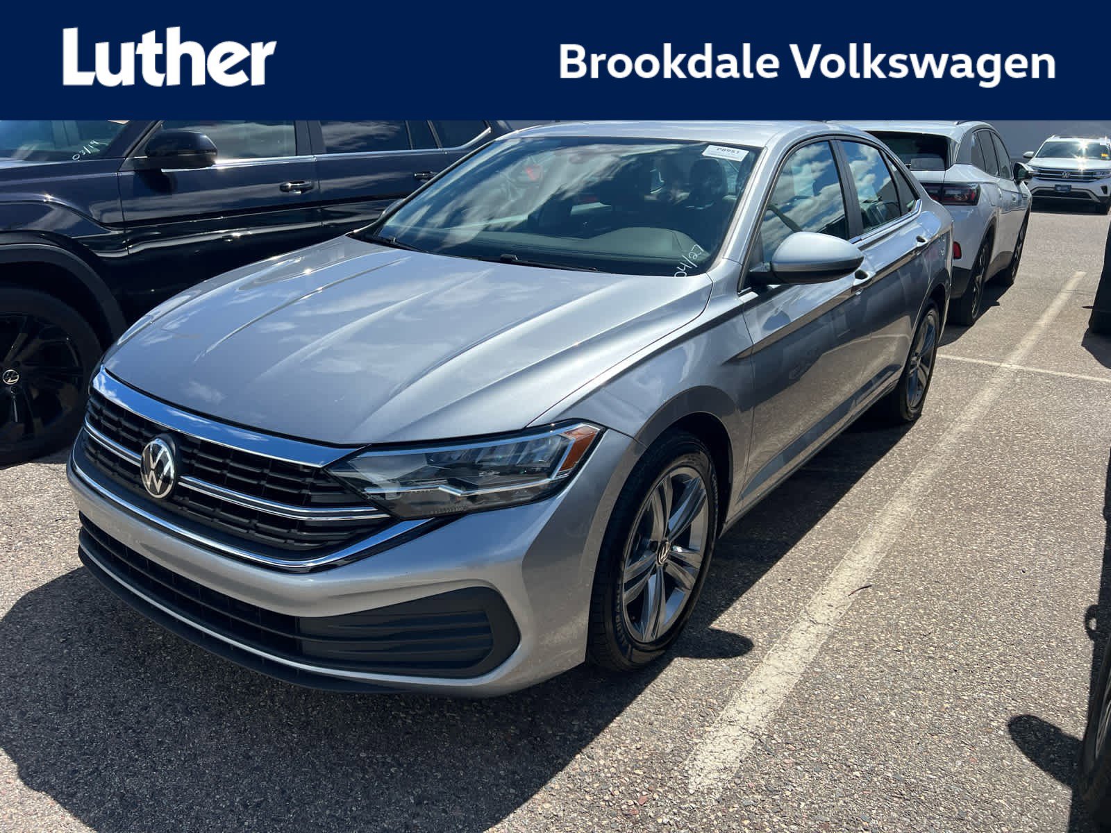 Used 2024 Volkswagen Jetta SE FWD image 1