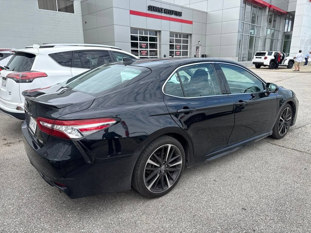 Used 2018 Toyota Camry XSE FWD image 37