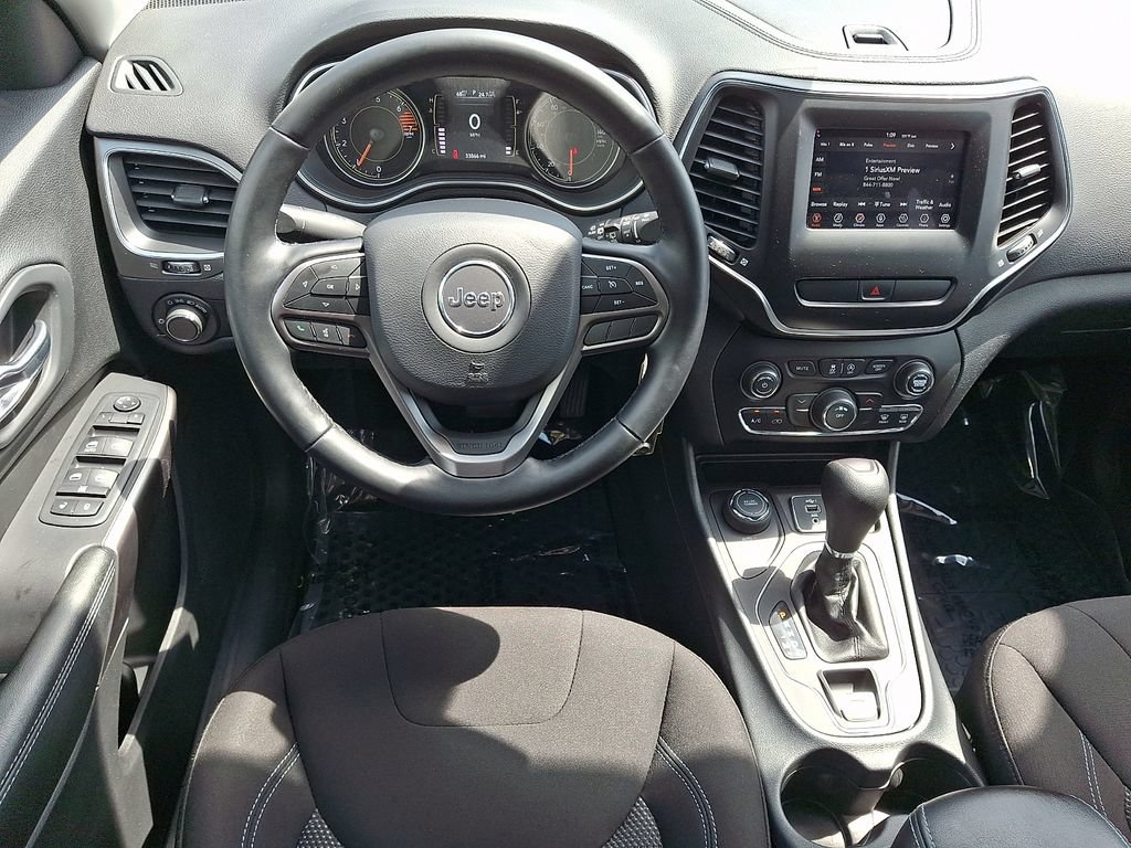 Used 2020 Jeep Cherokee Latitude w/ Cold Weather Group AWD/4WD image 11