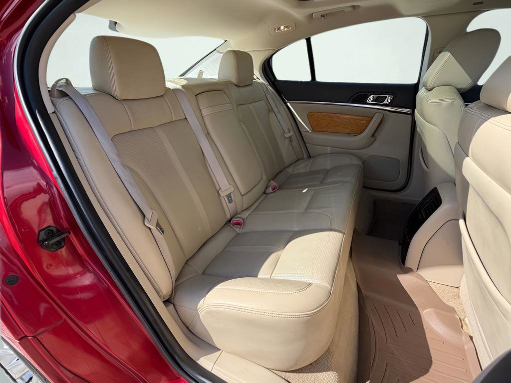 Used 2010 Lincoln MKS image 27