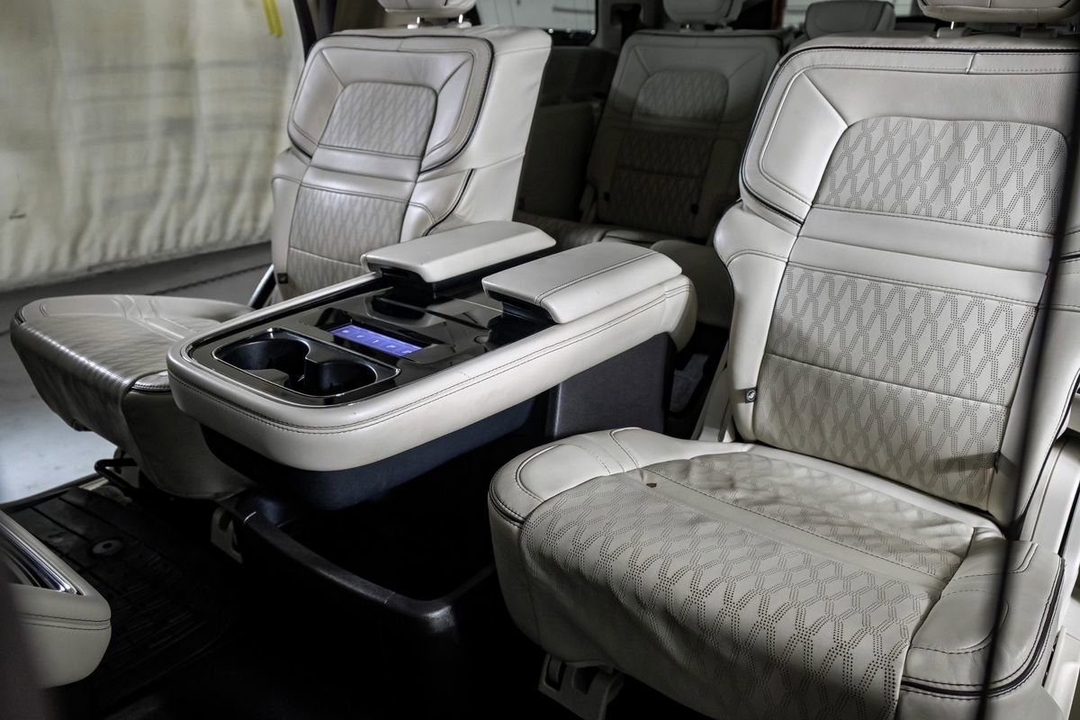 Used 2022 Lincoln Navigator Black Label image 32