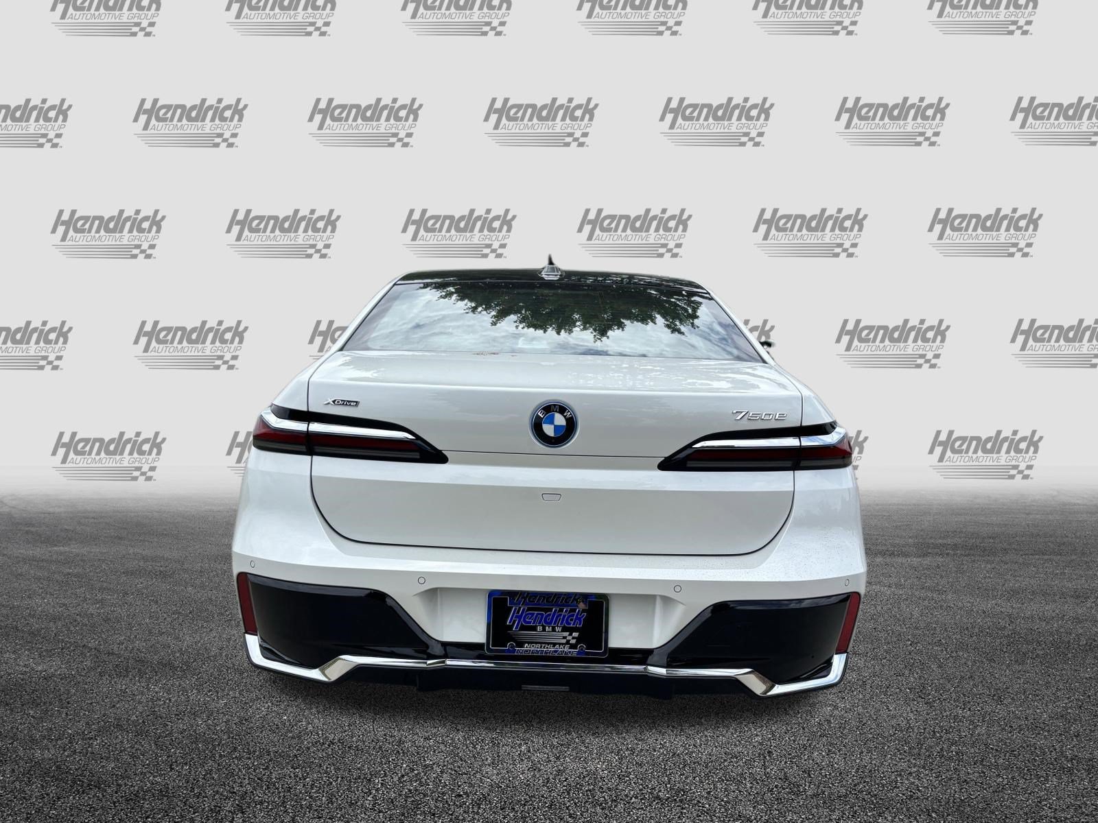 New 2026 BMW 750e xDrive AWD/4WD image 9