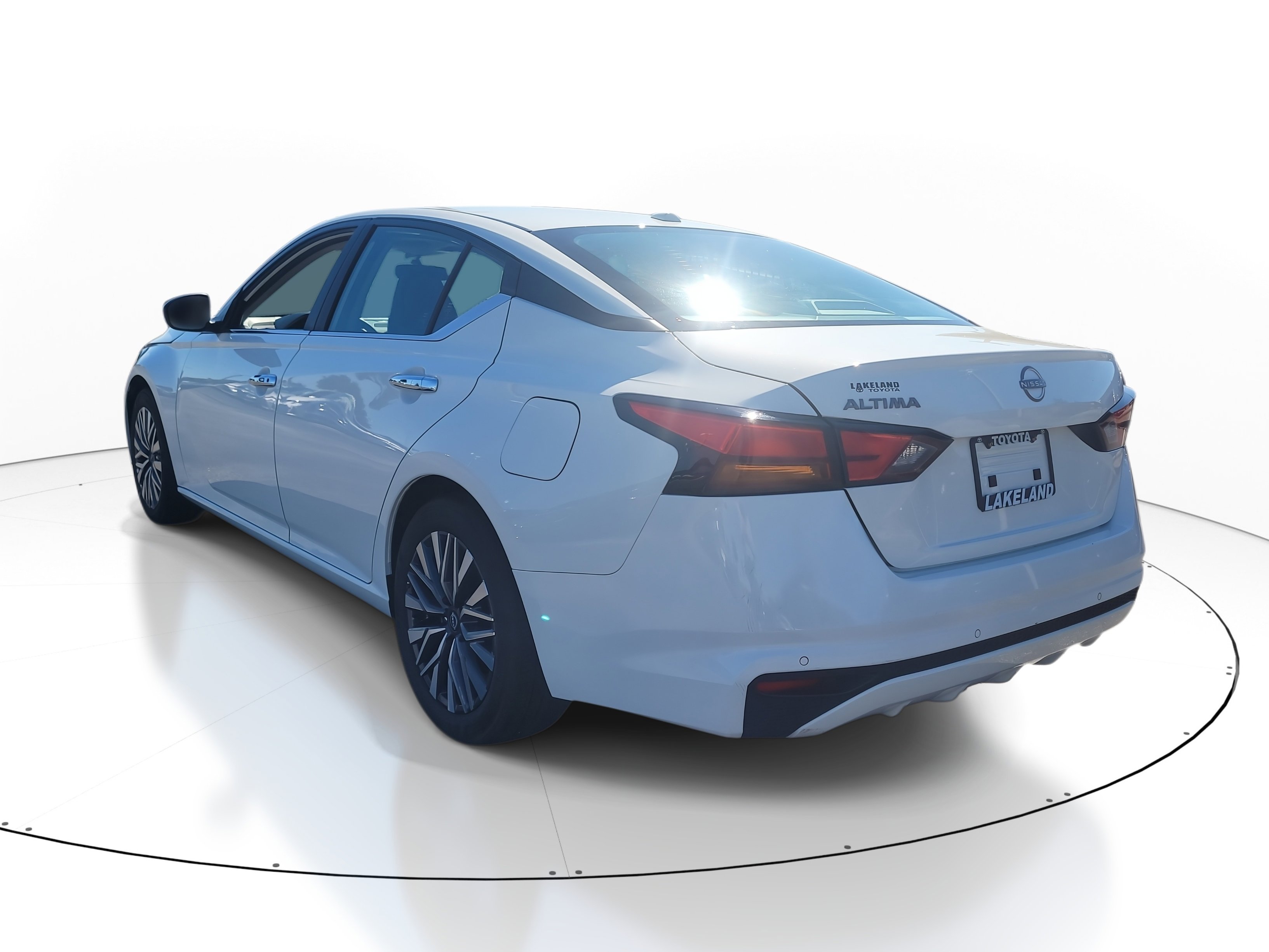 Used 2025 Nissan Altima 2.5 SV image 5