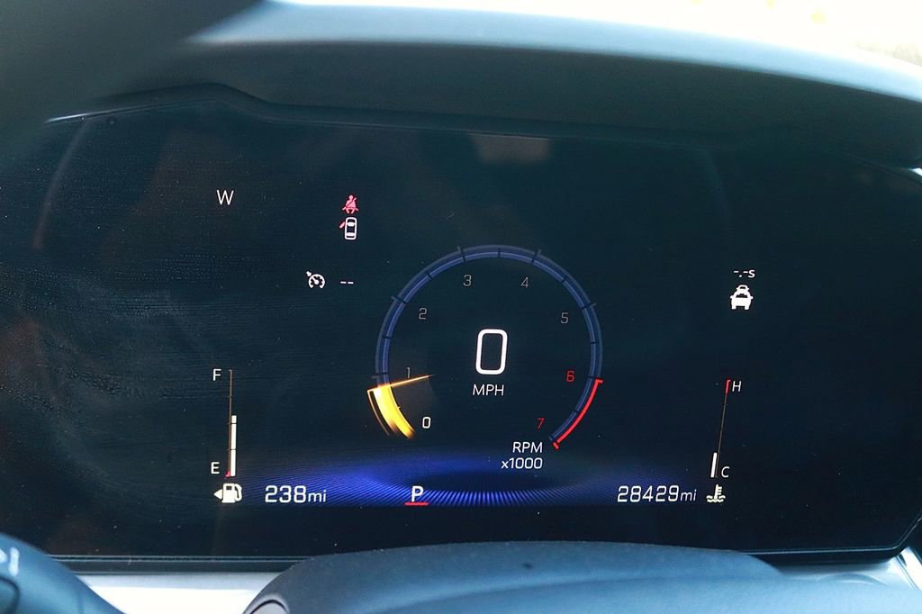 Used 2025 Chevrolet Trax LT FWD image 17