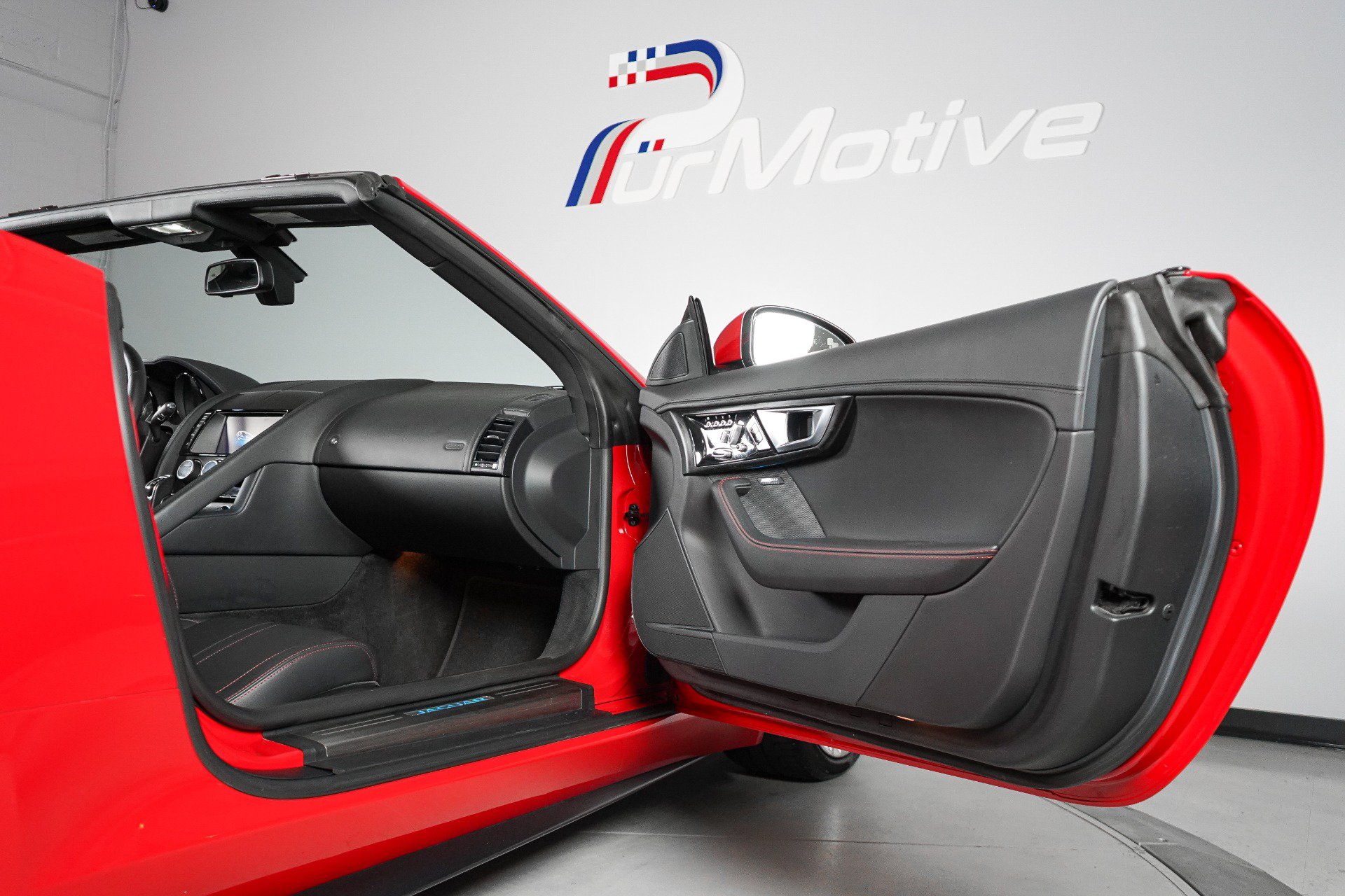Used 2014 Jaguar F-TYPE S RWD image 51