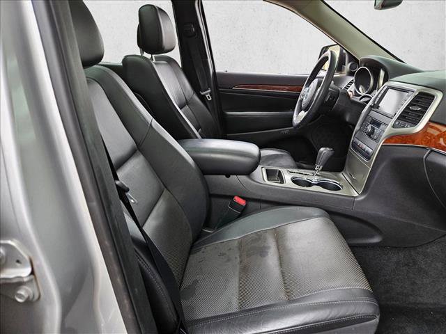 Used 2013 Jeep Grand Cherokee Limited w/ Luxury Group II image 23