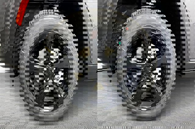 New 2025 Jeep Grand Cherokee Laredo image 13