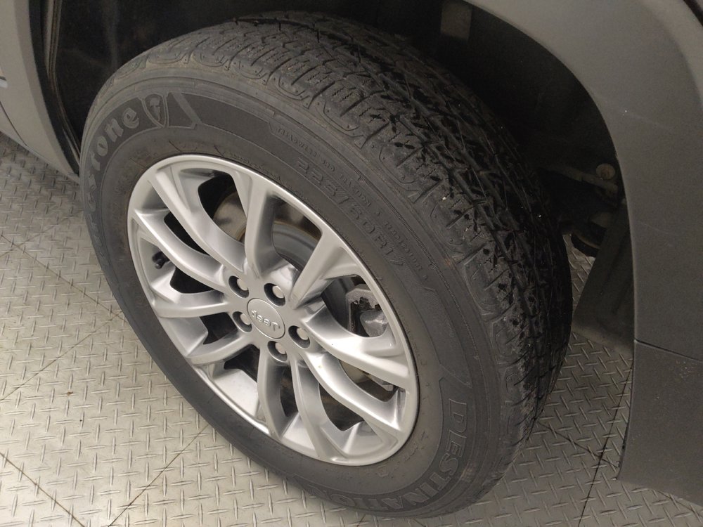 Used 2022 Jeep Cherokee Latitude Lux FWD image 31