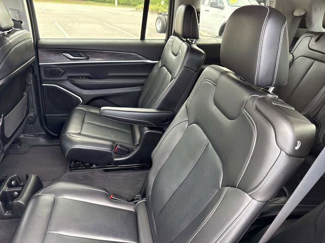 Used 2022 Jeep Grand Cherokee L Limited w/ Black Appearance Package RWD image 11
