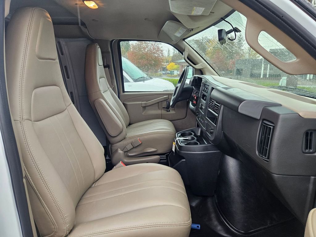 New 2025 Chevrolet Express 2500 Extended image 36