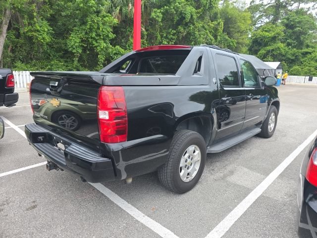 Used 2013 Chevrolet Avalanche LS RWD image 4