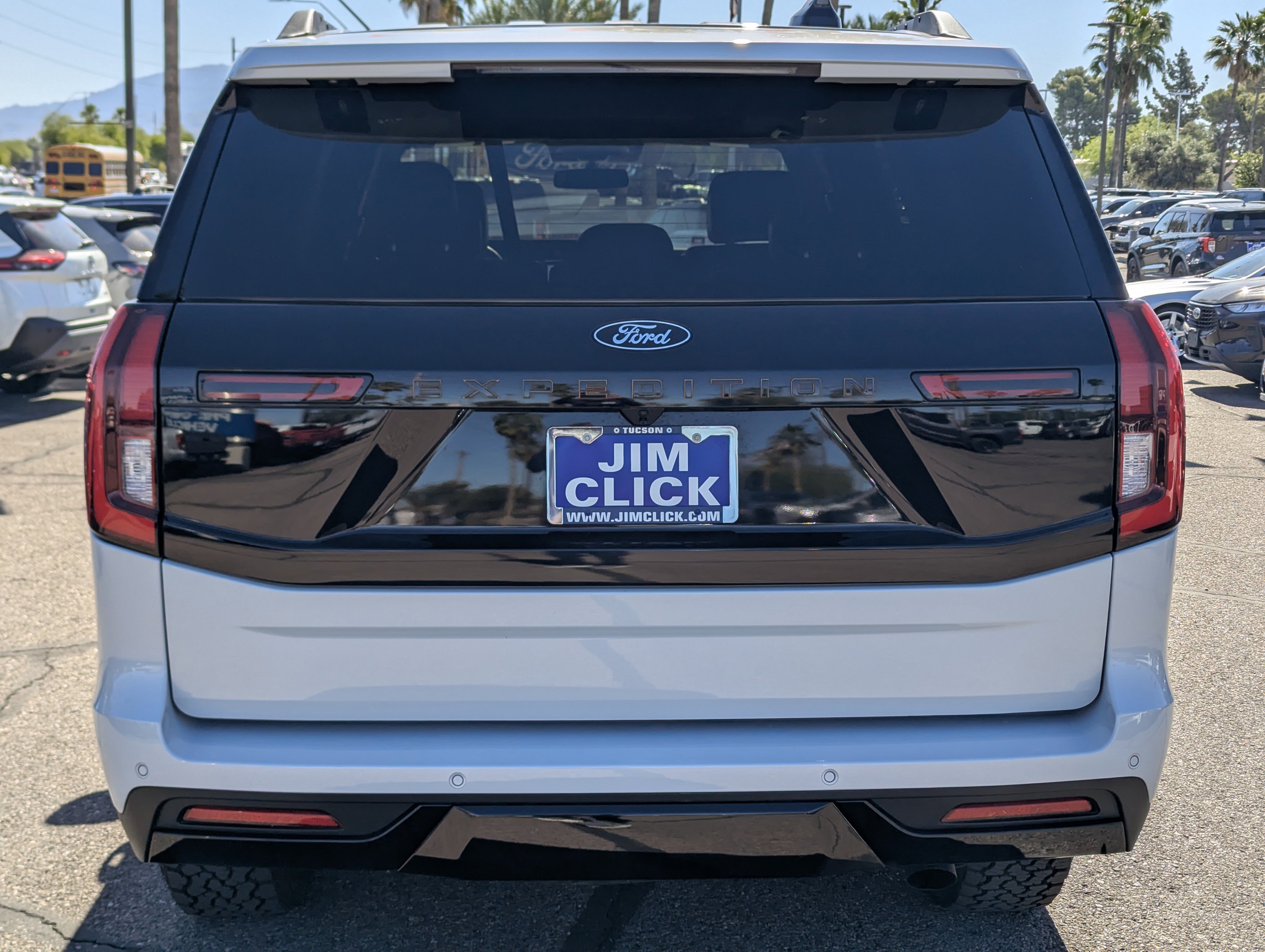 Used 2025 Ford Expedition Tremor image 3