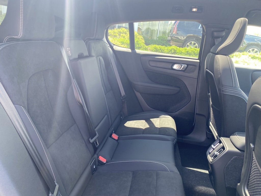 New 2023 Volvo C40 P8 Recharge Plus w/ Climate Package image 31
