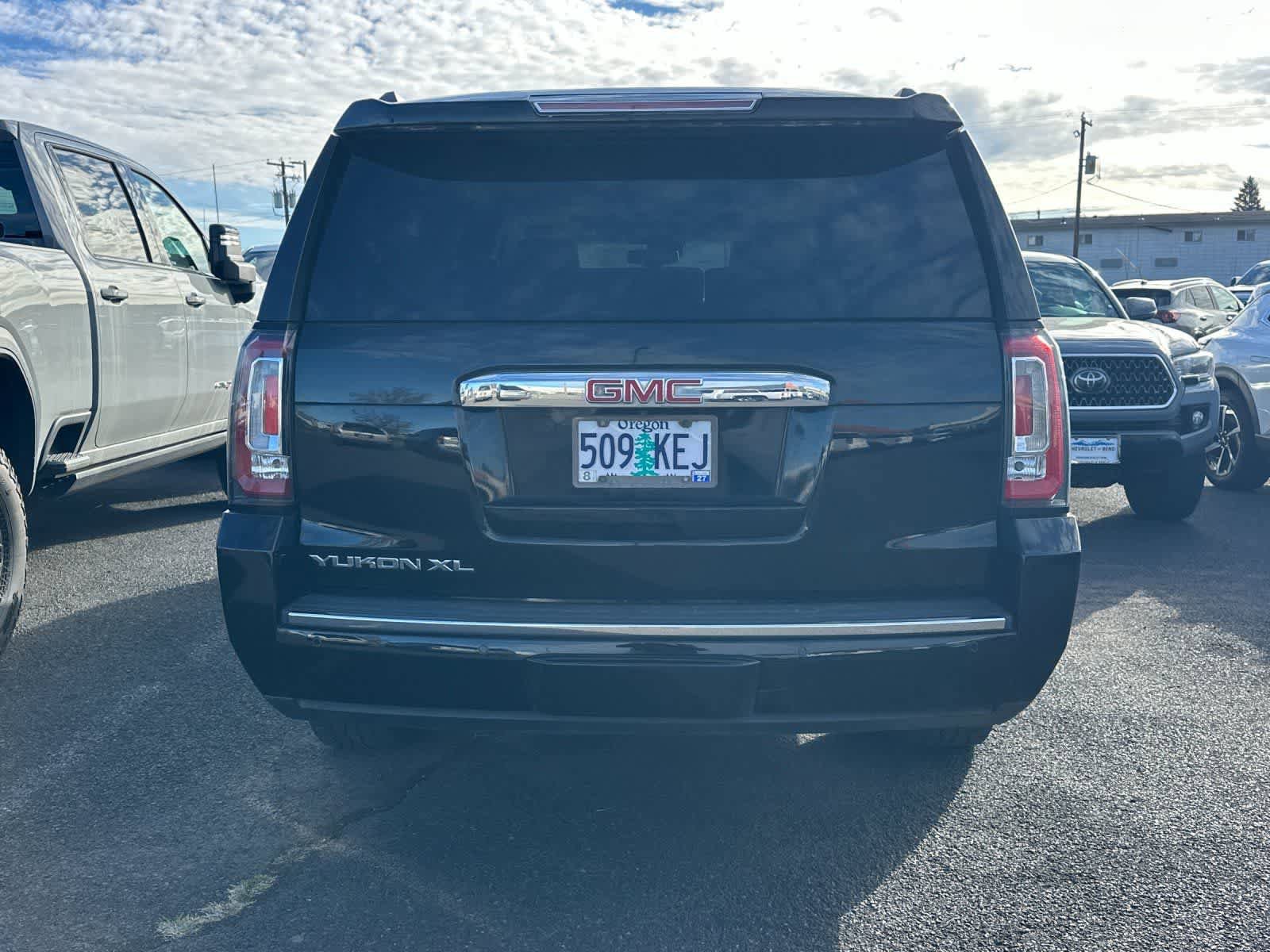 Used 2015 GMC Yukon XL Denali image 5