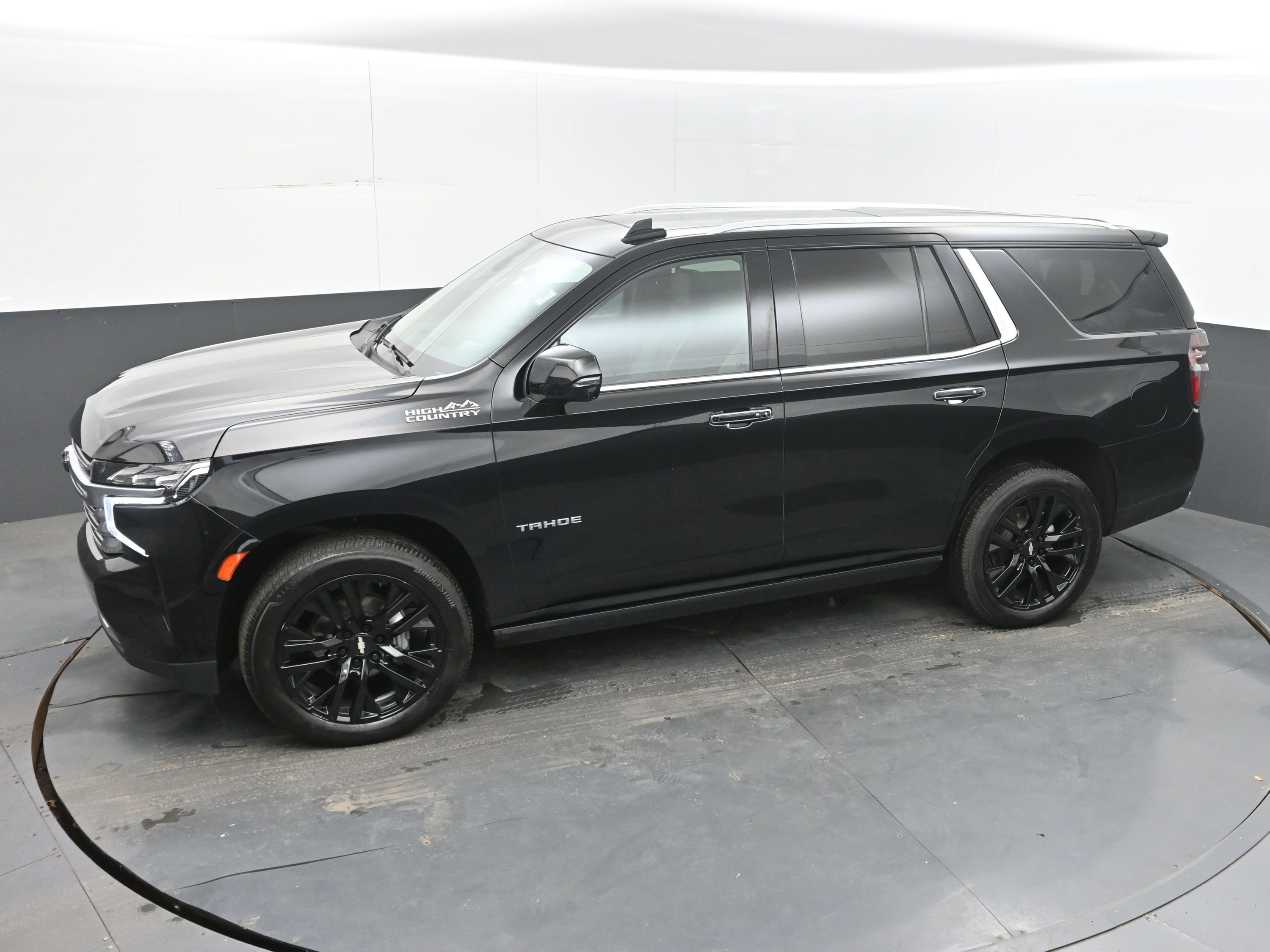 Used 2023 Chevrolet Tahoe High Country w/ Premium Package 2 AWD/4WD image 34