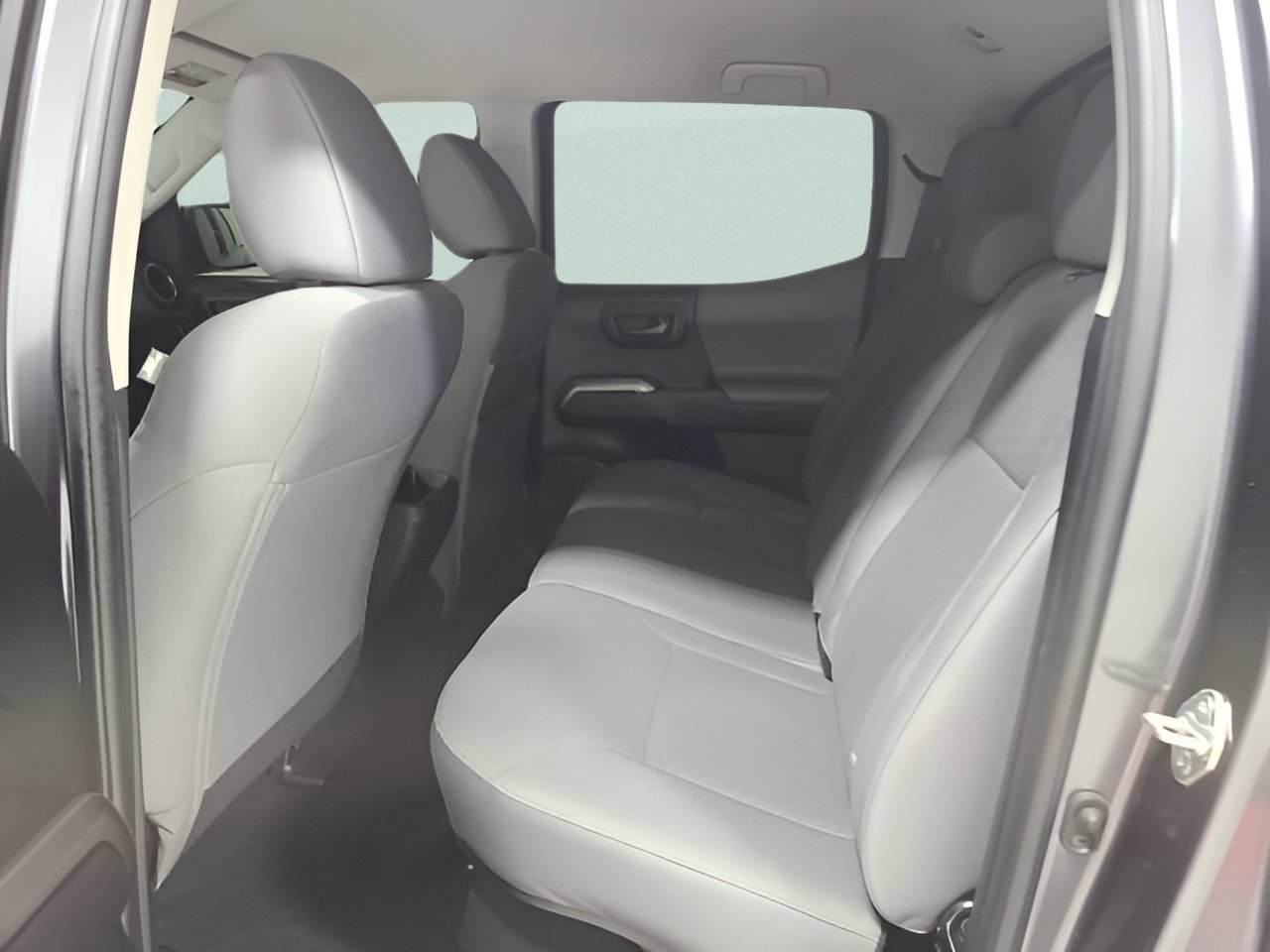Used 2021 Toyota Tacoma SR5 w/ Technology Package AWD/4WD image 18
