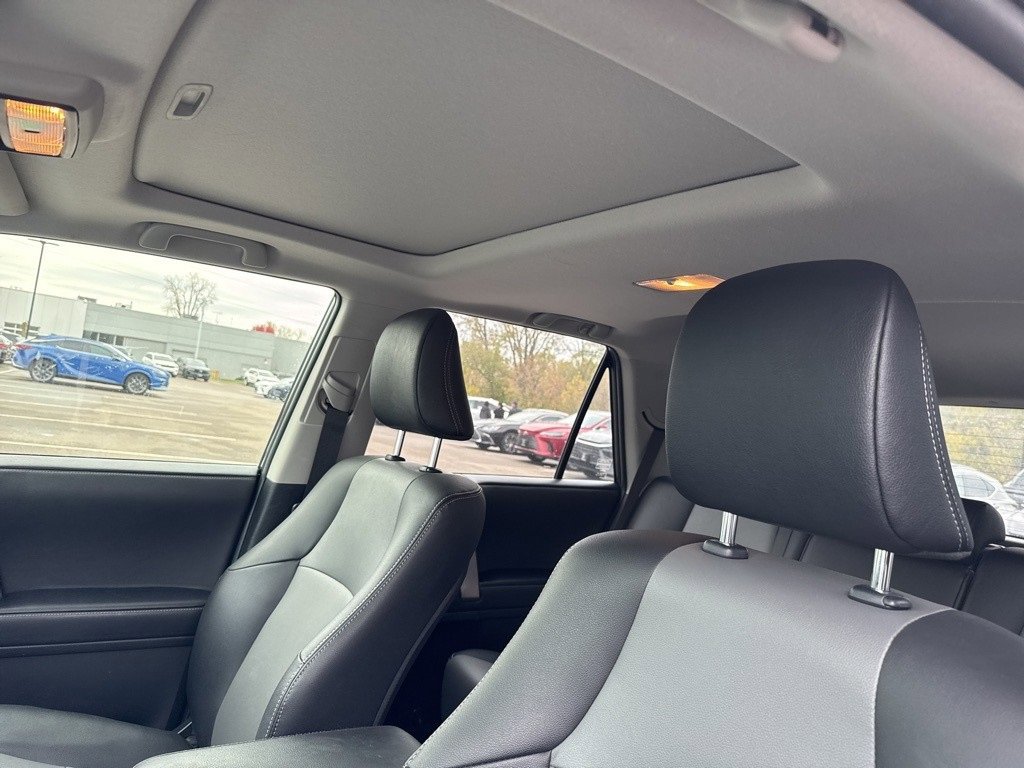 Used 2022 Toyota 4Runner SR5 Premium image 26