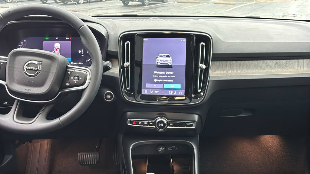Certified 2024 Volvo XC40 B5 Plus w/ Protection Package Premier AWD/4WD image 6