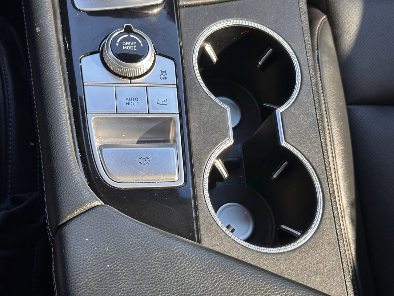 Used 2023 Genesis G70 2.0T image 29